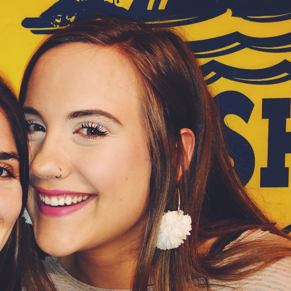 Meet your Posher, Abi